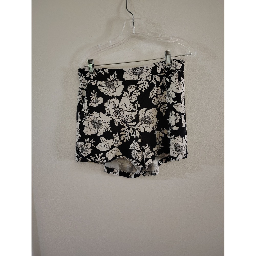 Old Navy High-Rise Playa Shorts Womens‎ Large Black White Floral Print Summer